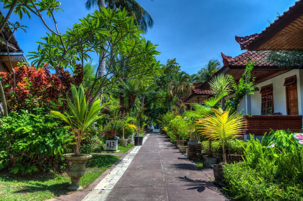 Hotel Angsoka Temukus Buitenkant foto