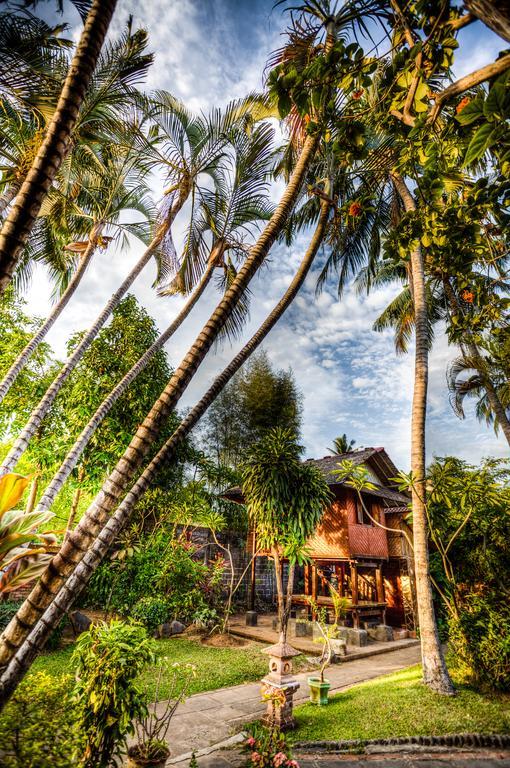 Hotel Angsoka Temukus Buitenkant foto
