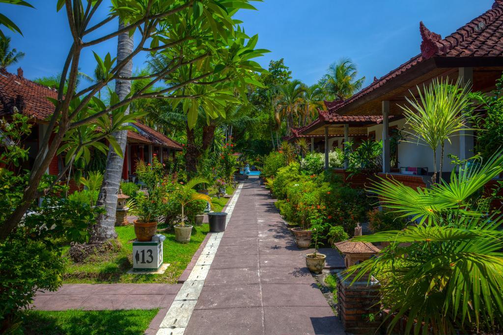 Hotel Angsoka Temukus Buitenkant foto