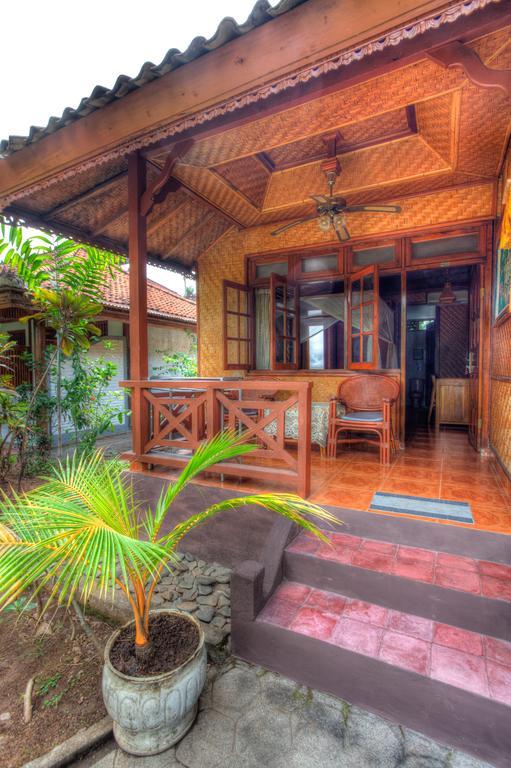 Hotel Angsoka Temukus Buitenkant foto