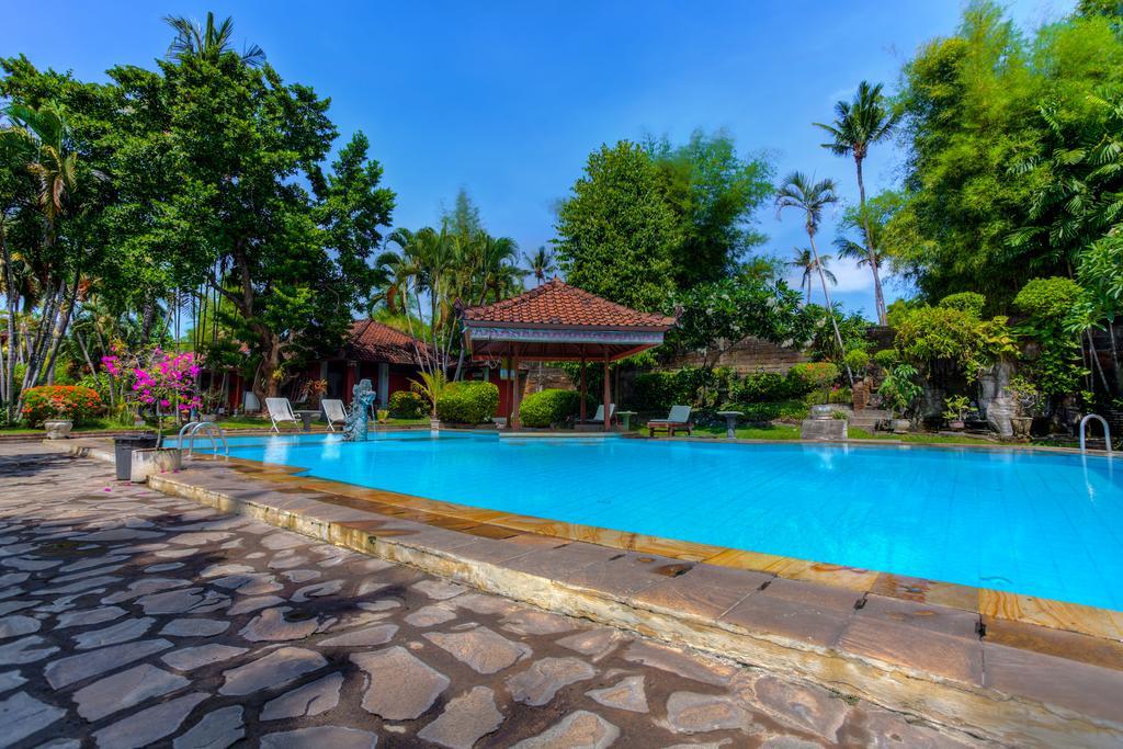 Hotel Angsoka Temukus Buitenkant foto